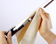 弓の棹の拭き上げ