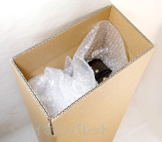 ダンボールの隙間を詰める